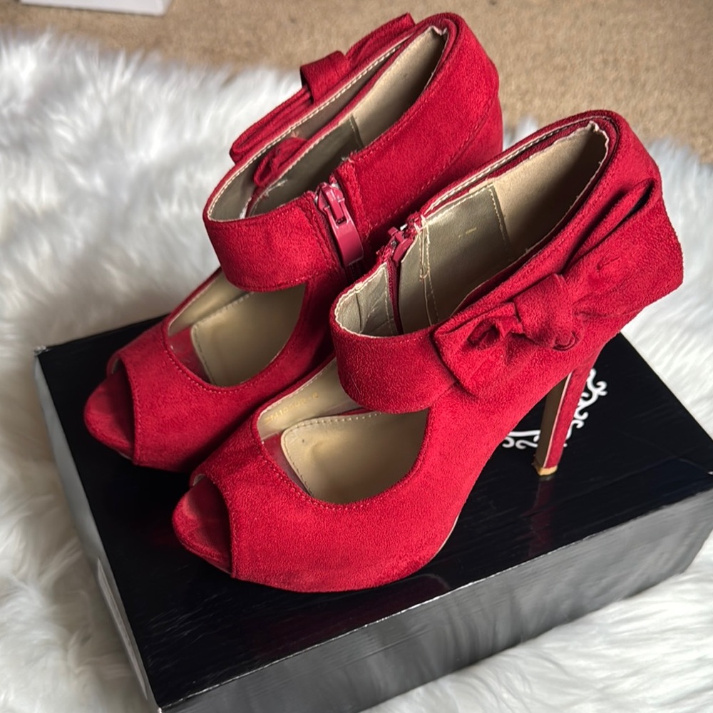 Elegant Red Peep-Toe Heels with Bow